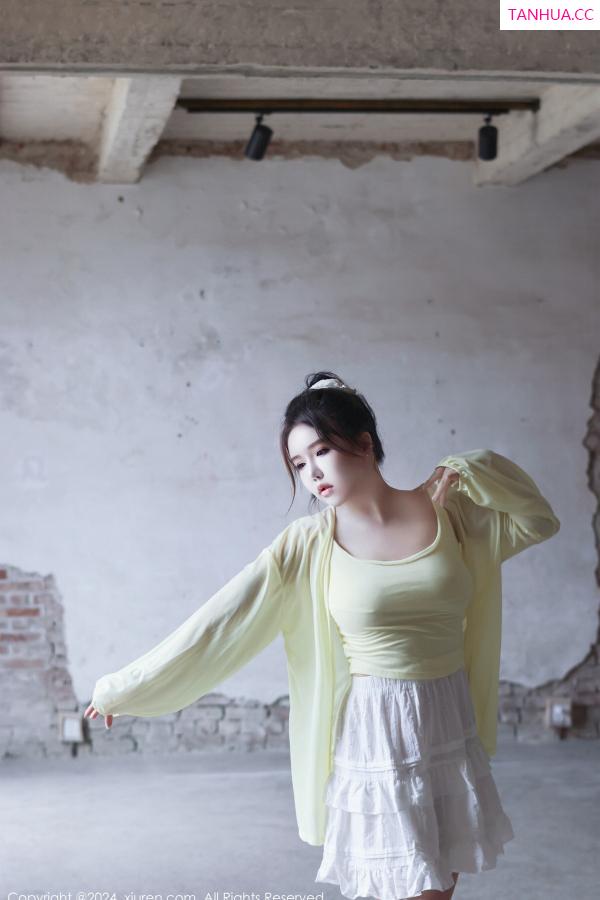   [XiuRen]高清写真图 2024.08.16 No.9024 小薯条nienie 美乳性感第59张图片